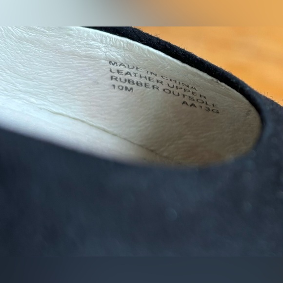 Michael Kors Suede Round-Toe High Platform Mary Jane
Black
Size 10M - Picture 9 of 9